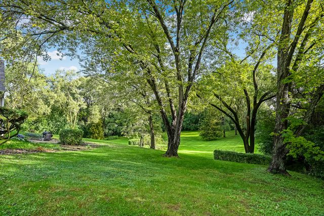 24462 N Kelsey Road, Barrington, IL 60010