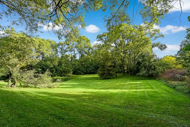 24462 N Kelsey Road, Barrington, IL 60010