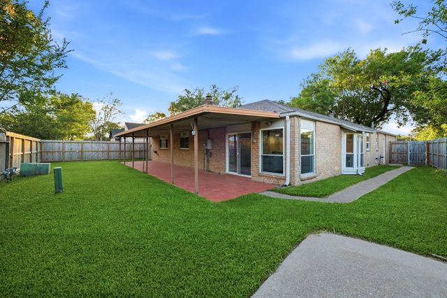 15826 Dunmoor Drive, Houston, TX 77059