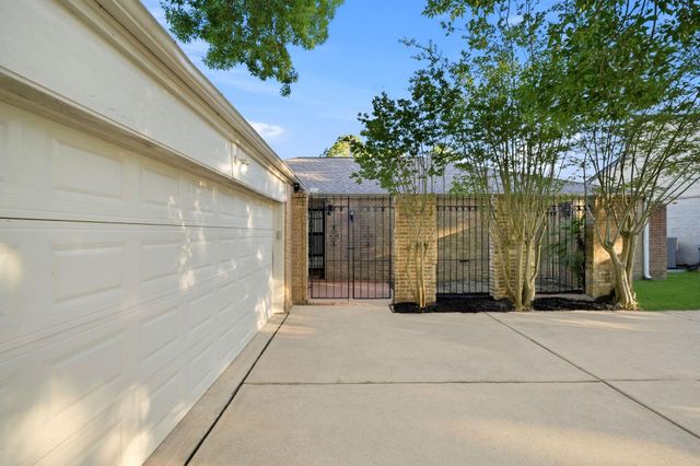 15826 Dunmoor Drive, Houston, TX 77059