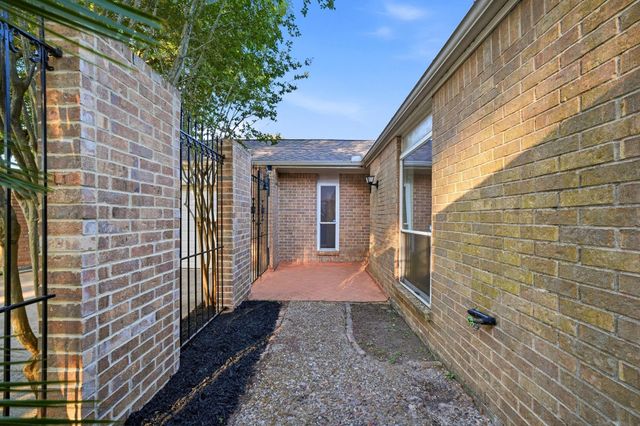 15826 Dunmoor Drive, Houston, TX 77059