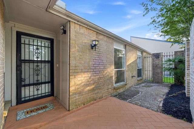15826 Dunmoor Drive, Houston, TX 77059