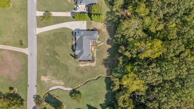 1308 Morlinty Ct, Columbia, TN 38401