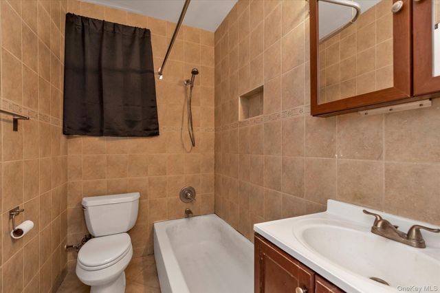 48-35 43 Street 4C, Woodside, NY 11377