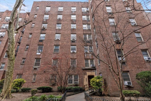 48-35 43 Street 4C, Woodside, NY 11377