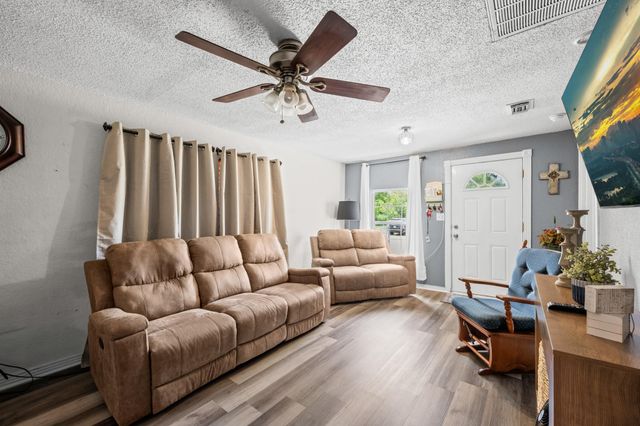 1807 Nashby Street, La Marque, TX 77568