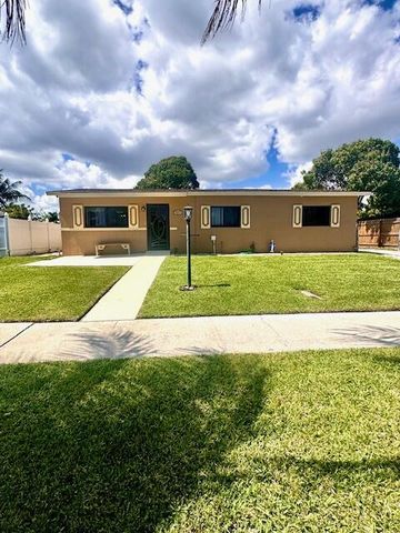 1481 SW 7th Terrace, Deerfield Beach, FL 33441