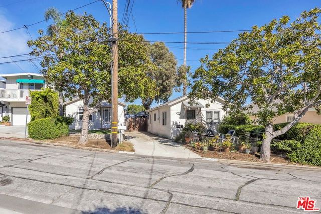 1224 Corona Street, Hermosa Beach, CA 90254