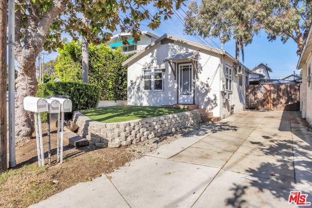 1224 Corona Street, Hermosa Beach, CA 90254