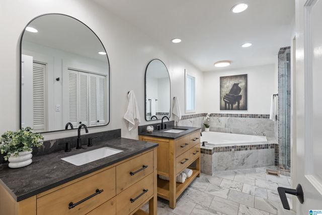 300 GOLF DRIVE, Hoover, AL 35226