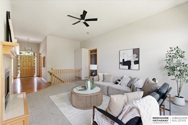 123 Castle Pine Drive, Papillion, NE 68133