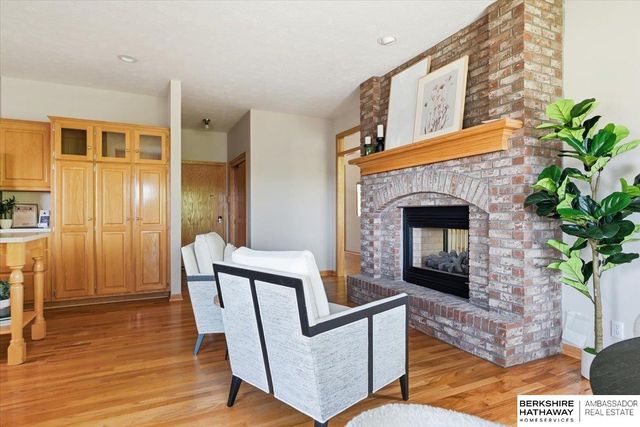 123 Castle Pine Drive, Papillion, NE 68133