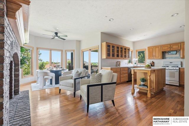 123 Castle Pine Drive, Papillion, NE 68133