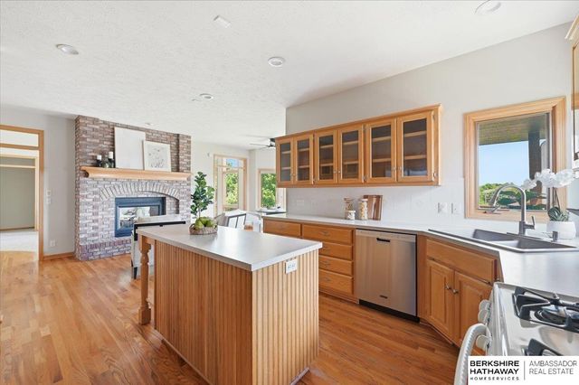 123 Castle Pine Drive, Papillion, NE 68133