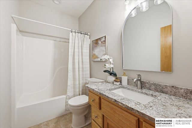 123 Castle Pine Drive, Papillion, NE 68133