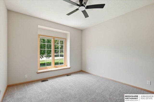 123 Castle Pine Drive, Papillion, NE 68133