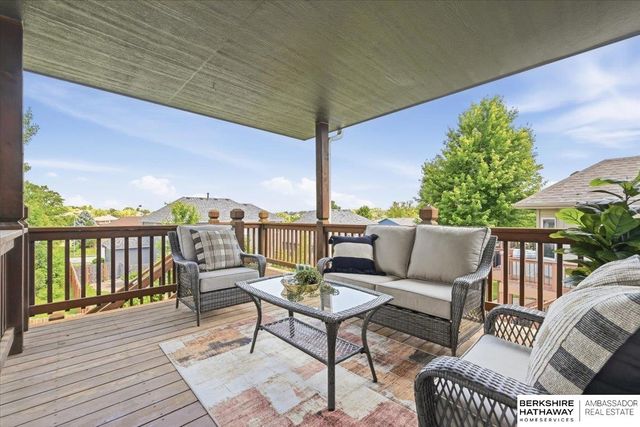123 Castle Pine Drive, Papillion, NE 68133