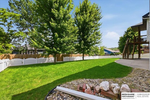123 Castle Pine Drive, Papillion, NE 68133