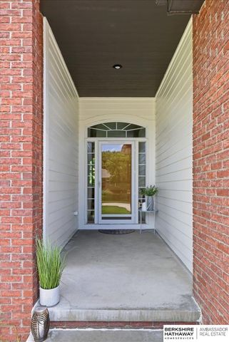 123 Castle Pine Drive, Papillion, NE 68133