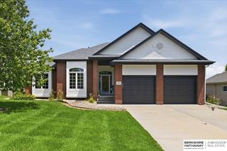 123 Castle Pine Drive, Papillion, NE 68133