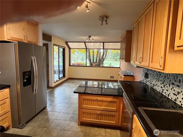 102 Shelter Bay Drive, La Conner, WA 98257