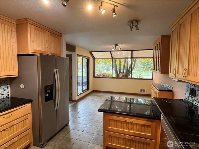 102 Shelter Bay Drive, La Conner, WA 98257
