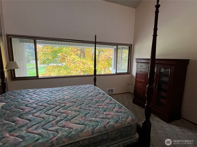 102 Shelter Bay Drive, La Conner, WA 98257