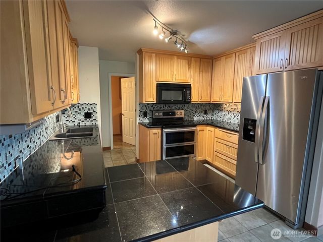 102 Shelter Bay Drive, La Conner, WA 98257