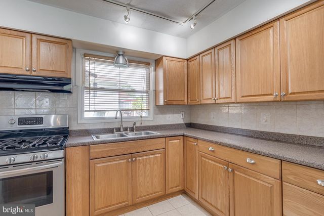 401 CHAPEL AVE E, Cherry Hill, NJ 08034
