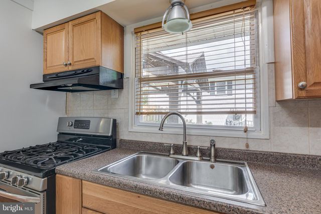 401 CHAPEL AVE E, Cherry Hill, NJ 08034