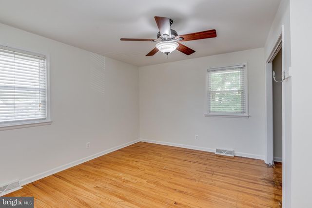 401 CHAPEL AVE E, Cherry Hill, NJ 08034