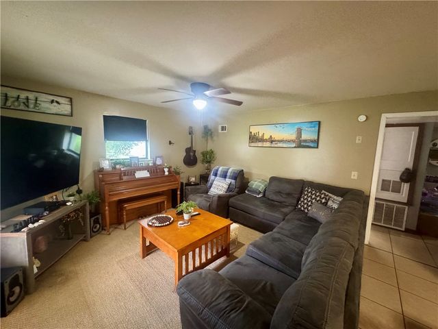 820 S Hartford Avenue, Russellville, AR 72801