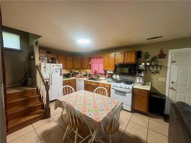 820 S Hartford Avenue, Russellville, AR 72801