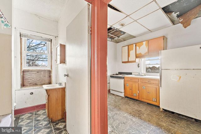 2622 SAUNDERS ST, Camden, NJ 08105