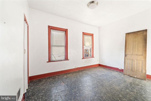 2622 SAUNDERS ST, Camden, NJ 08105