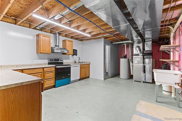 33555 Birchlawn, Westland, MI 48185