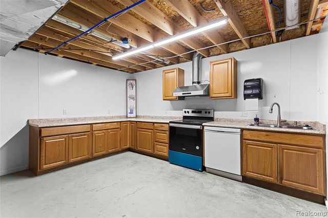 33555 Birchlawn, Westland, MI 48185