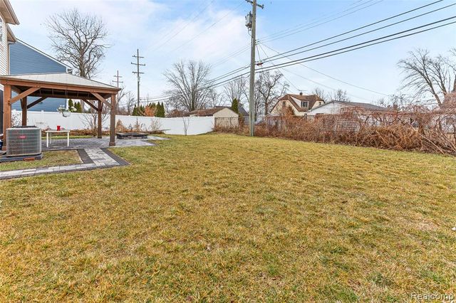 33555 Birchlawn, Westland, MI 48185