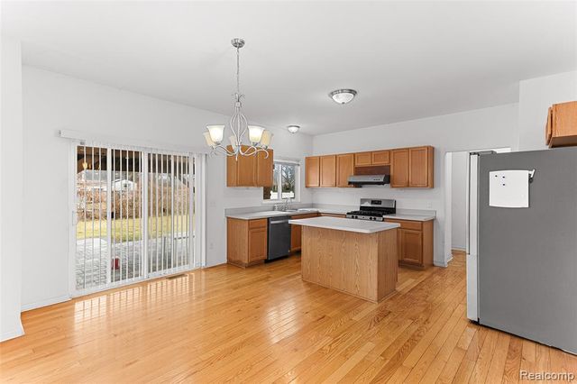 33555 Birchlawn, Westland, MI 48185