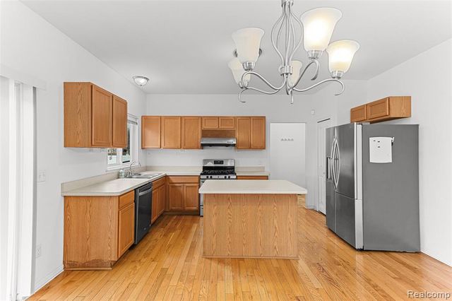 33555 Birchlawn, Westland, MI 48185