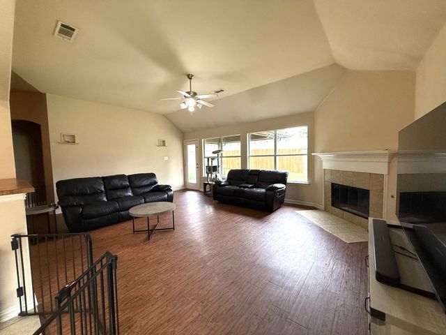 2440 Walker Street, Grand Prairie, TX 75052
