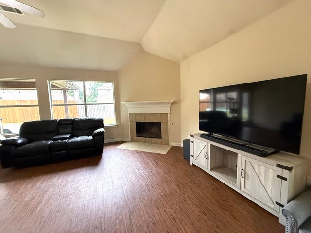 2440 Walker Street, Grand Prairie, TX 75052