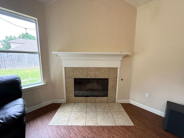 2440 Walker Street, Grand Prairie, TX 75052