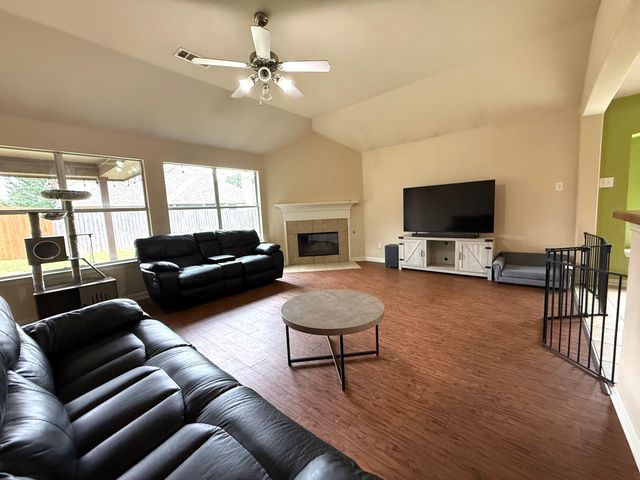 2440 Walker Street, Grand Prairie, TX 75052