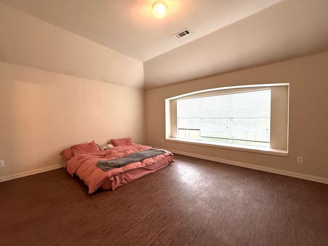 2440 Walker Street, Grand Prairie, TX 75052