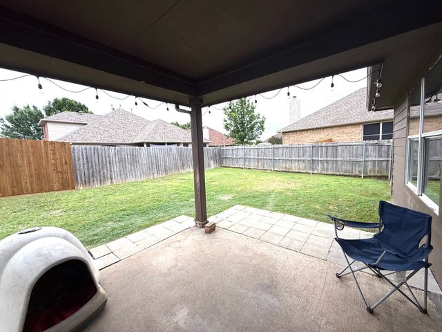 2440 Walker Street, Grand Prairie, TX 75052