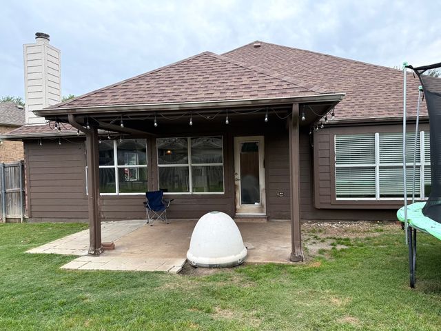 2440 Walker Street, Grand Prairie, TX 75052
