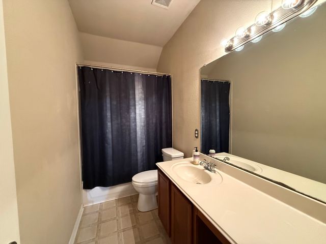 2440 Walker Street, Grand Prairie, TX 75052
