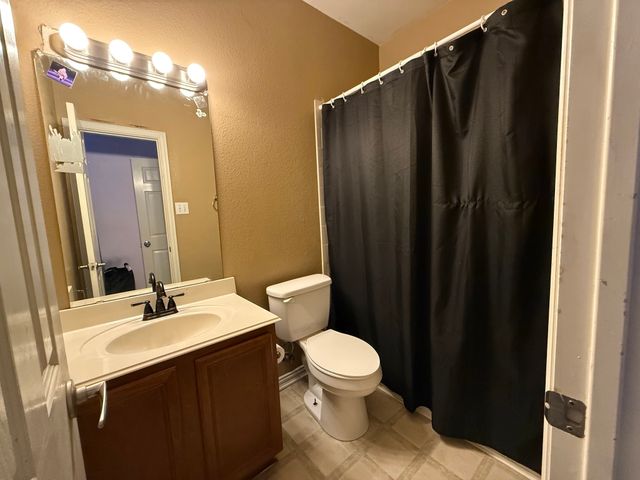 2440 Walker Street, Grand Prairie, TX 75052