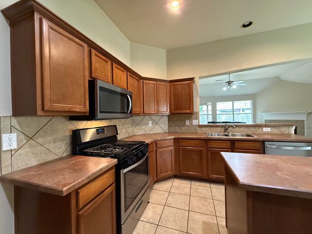 2440 Walker Street, Grand Prairie, TX 75052